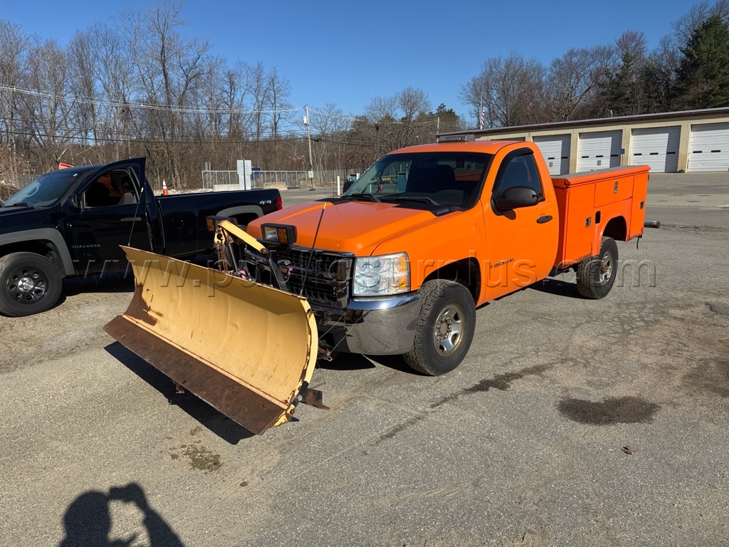 2008 Chevrolet Silverado 2500HD Plow truck — photo 1