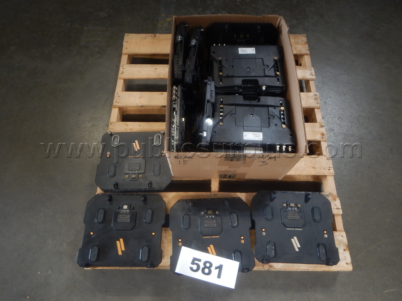 Lot 581 - (17) Havis Docking Stations — photo 1