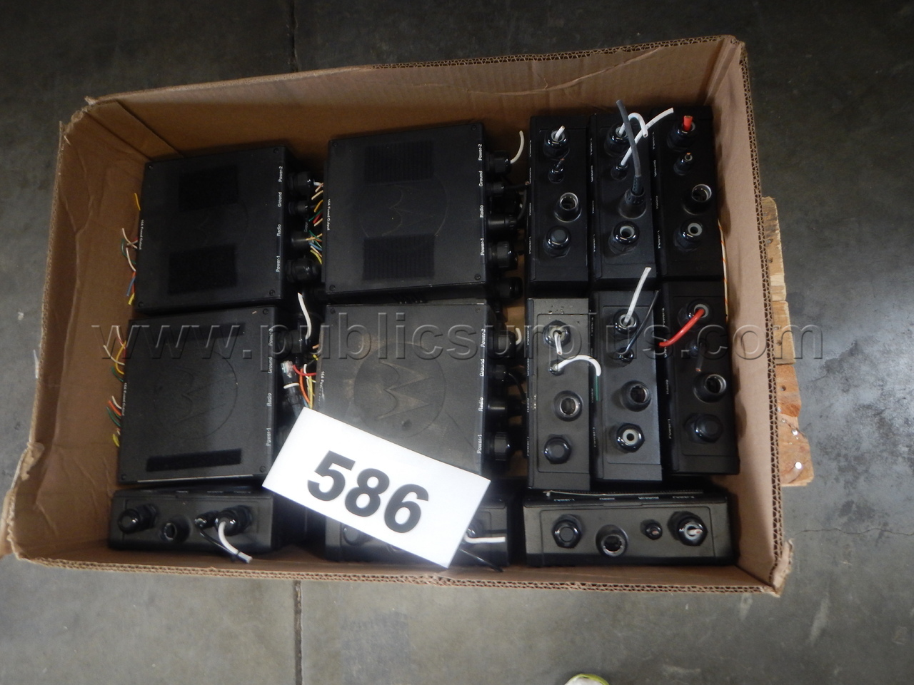 Lot 586 - (21) Motorola 15A Fuse — photo 1