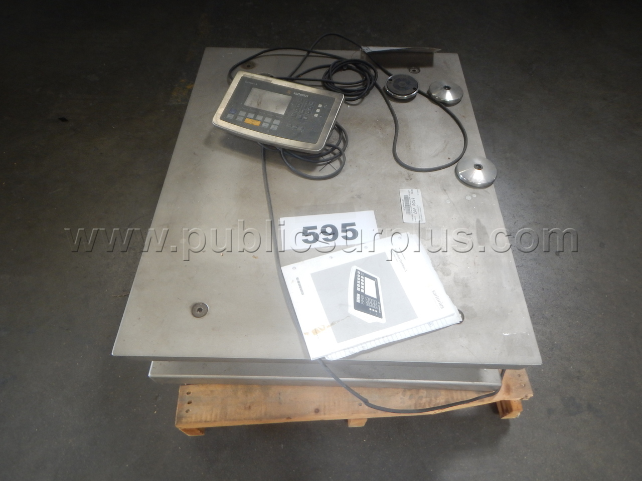 Lot 595 - (1) Sartorius Combics 3 — photo 1