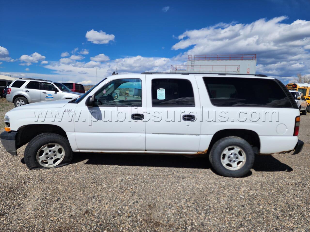 2006 White Chevy Suburban — photo 1