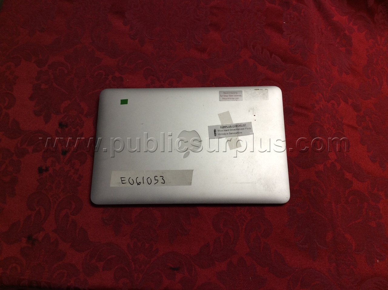 ONE APPLE MACBOOK LAPTOP - SOLD AS IS - 438 — photo 1
