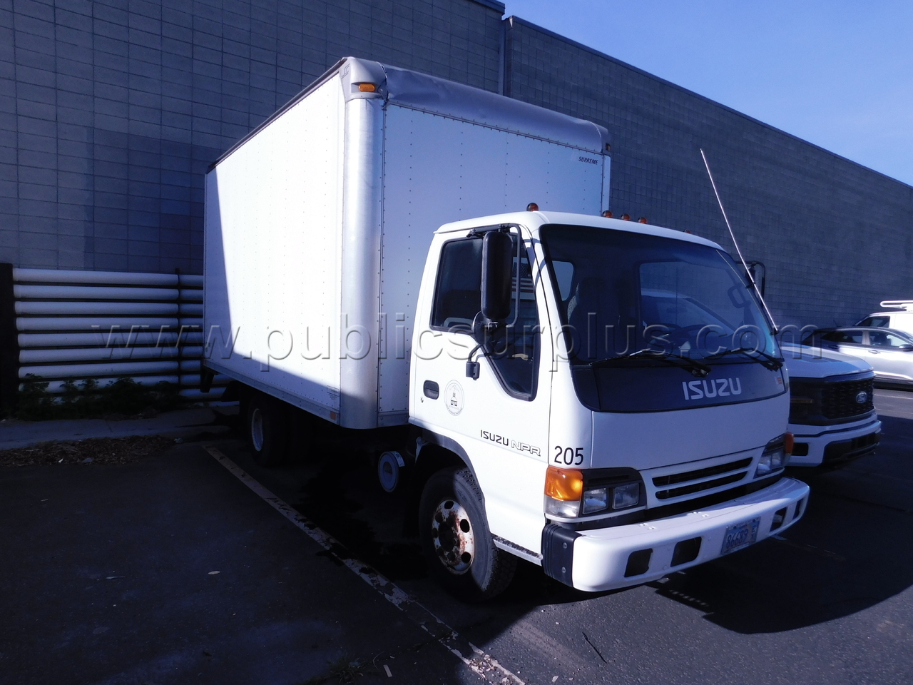2002 Isuzu NPR — photo 1