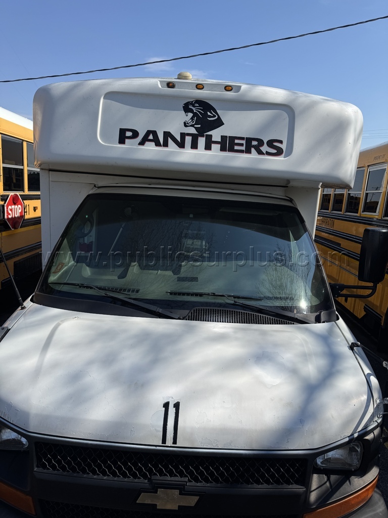 2011 Chevy 4500 Express SPV — photo 1