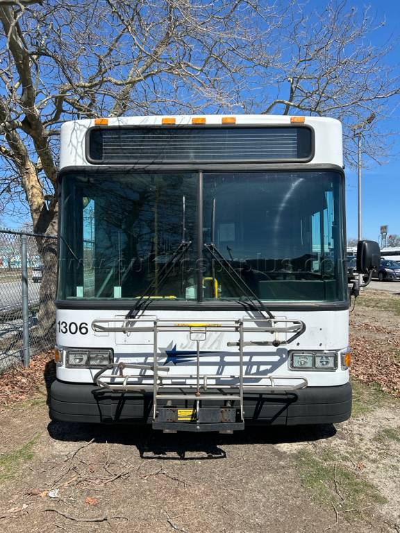 2013 Gillig 35' Low-Floor Transit Bus (1306) — photo 1