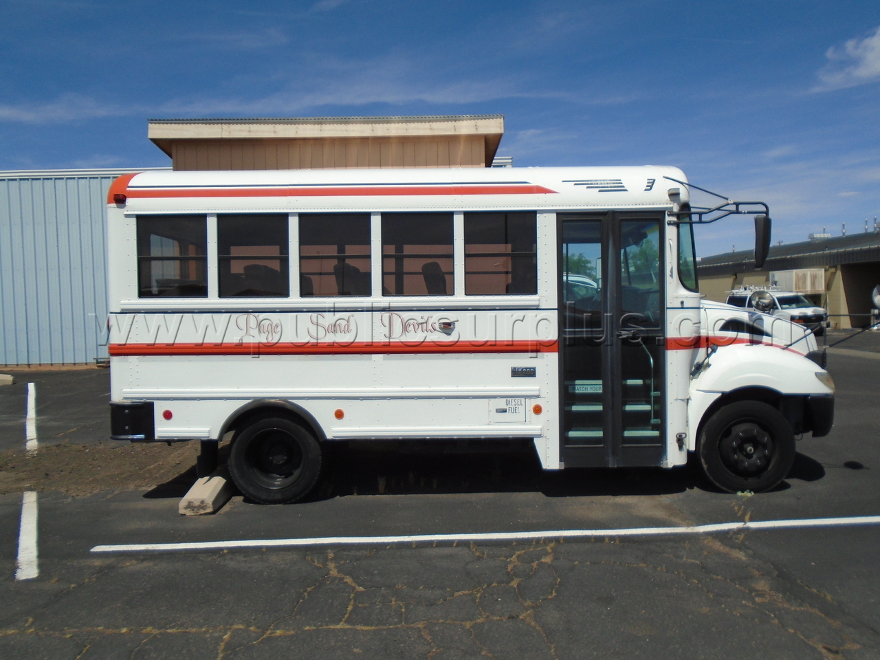 INTERNATIONAL 15 PASSENGER BUS #20243 — photo 1