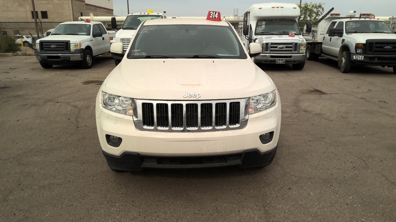 COURTS - 13B010 - 2012 JEEP CHEROKEE SUV 4X4 — photo 1