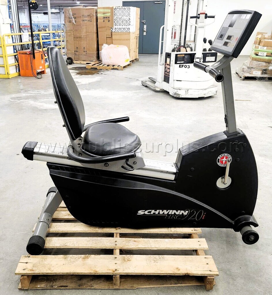 Schwinn 920i Exercise Bike (Right Pedal needs to be replaced) — photo 1