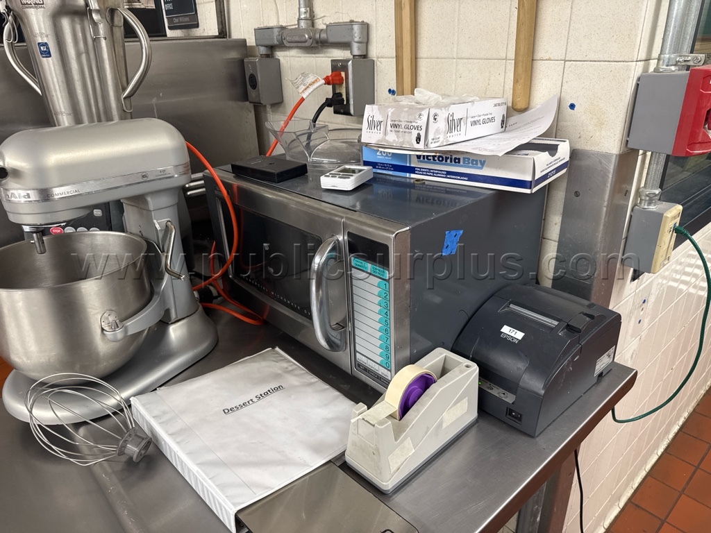 Sharp Microwave - Lot E — photo 1