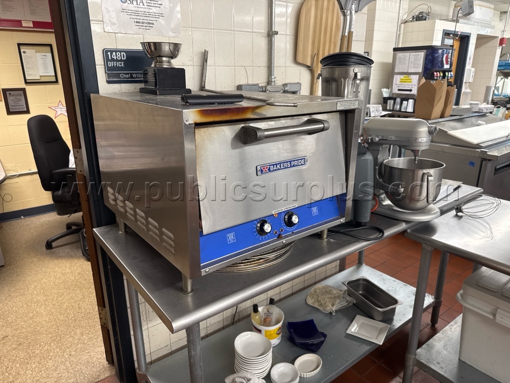 Bakers Pride Pizza Oven - Lot G — photo 1