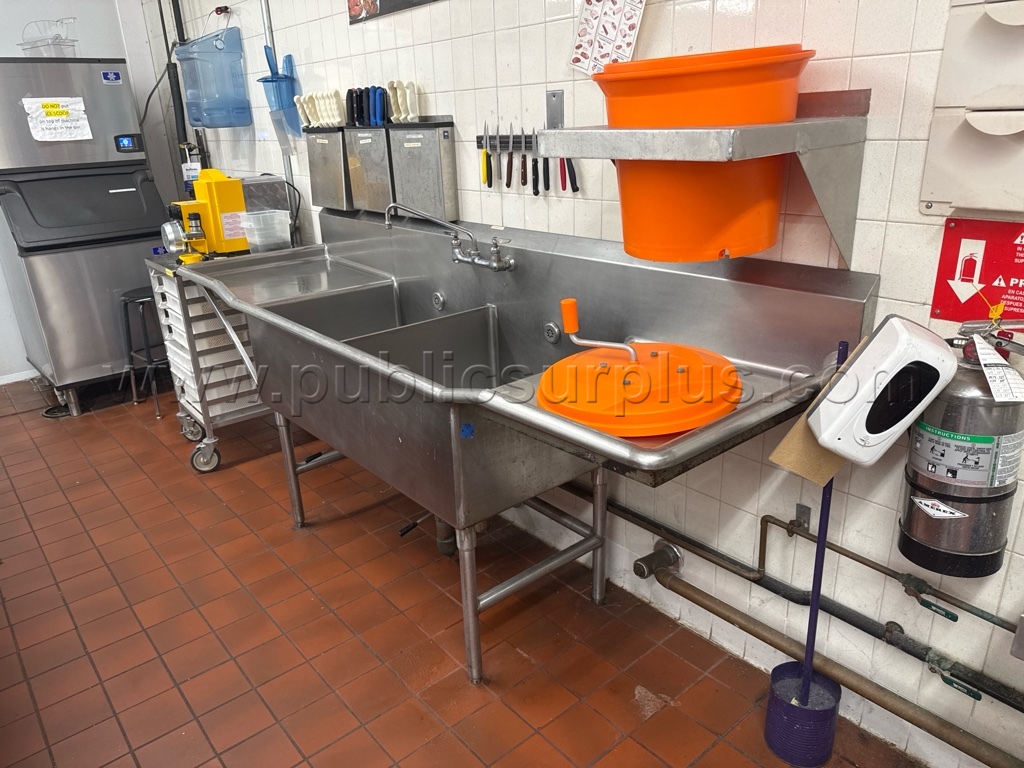 Industrial Kitchen Sink - Lot K — photo 1