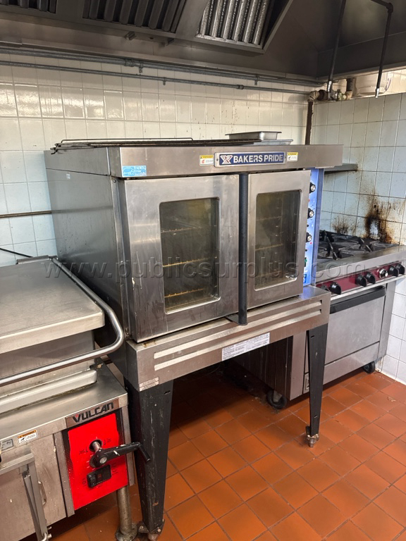 Bakers Pride Oven - Lot Y — photo 1