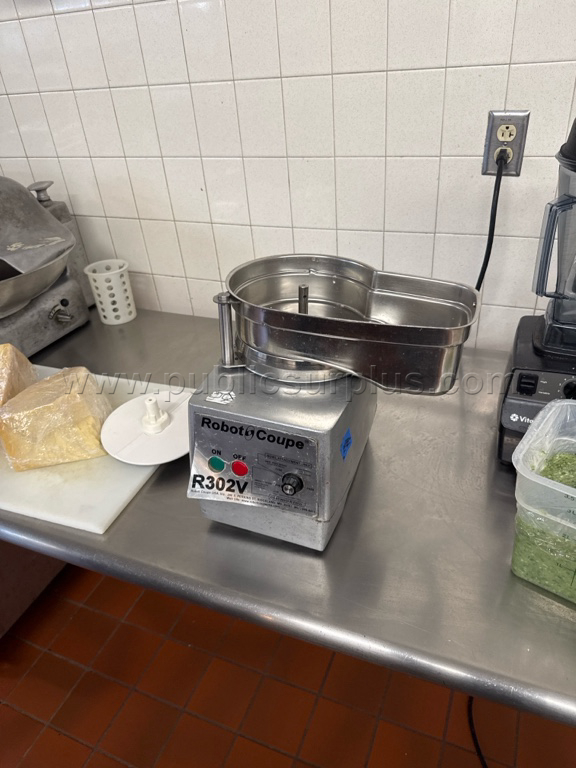 2 Robot Coupe Food Processors - Lot EE — photo 1