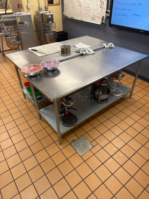 2 Kitchen Prep Tables - Lot WW — photo 1