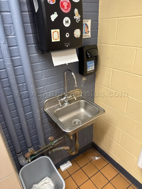 Handwashing Station Sink - Lot ZZ — photo 1