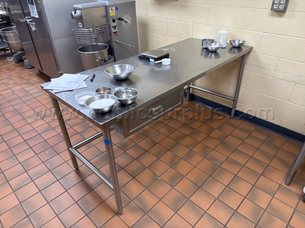 2 Kitchen Prep Tables - Lot 14 — photo 1