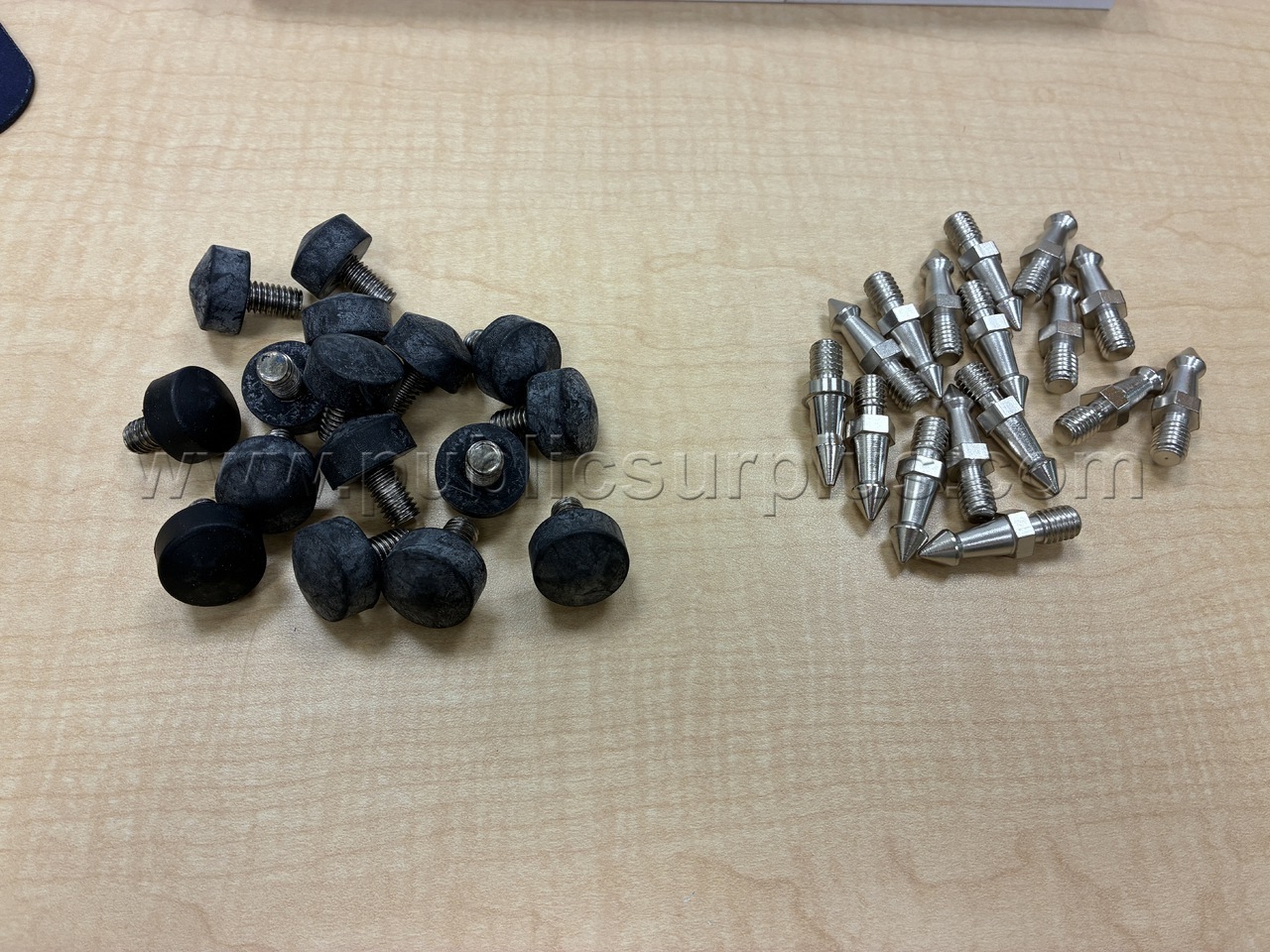 Tripod / Monopod feet (lot of 32) — photo 1