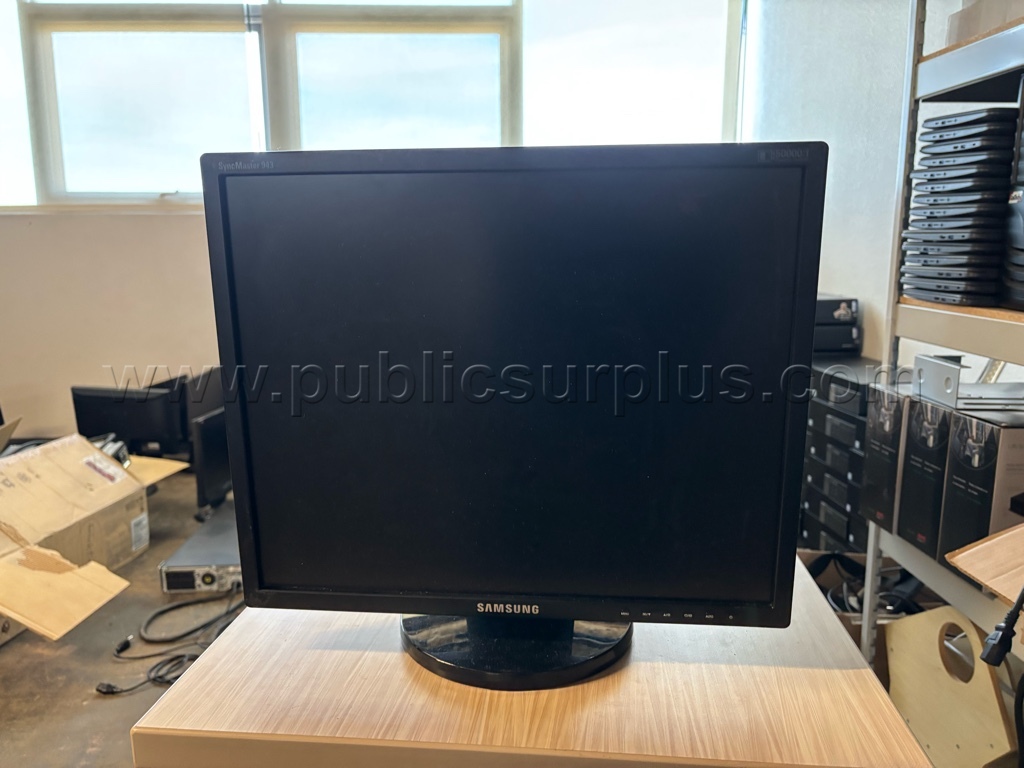 3 Samsung SyncMaster 943BT — photo 1