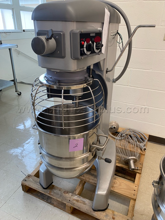 #2 HL400 HOBART 200/240 MIXER WITH EXTRAS BARELY USED — photo 1