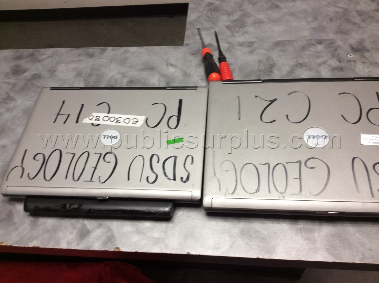 LOT OF (2) DELL LAPTOP COMPUTERS - SOLD AS IS - 468 — photo 1