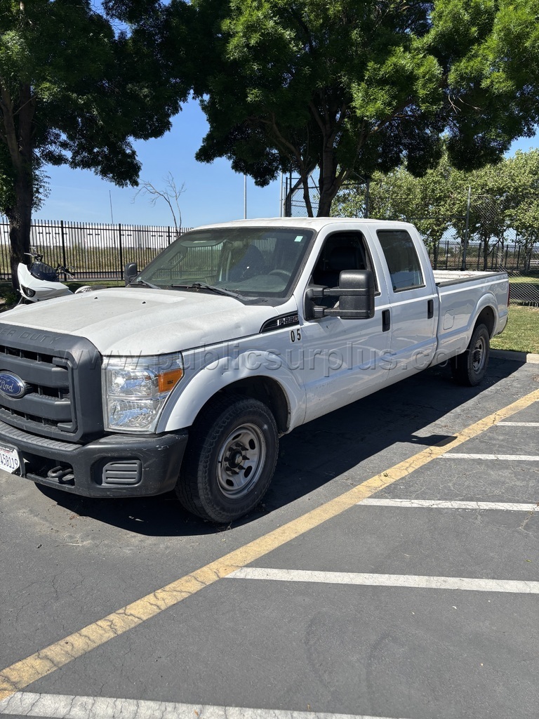 2015 Ford F-250 Crew Cab — photo 1