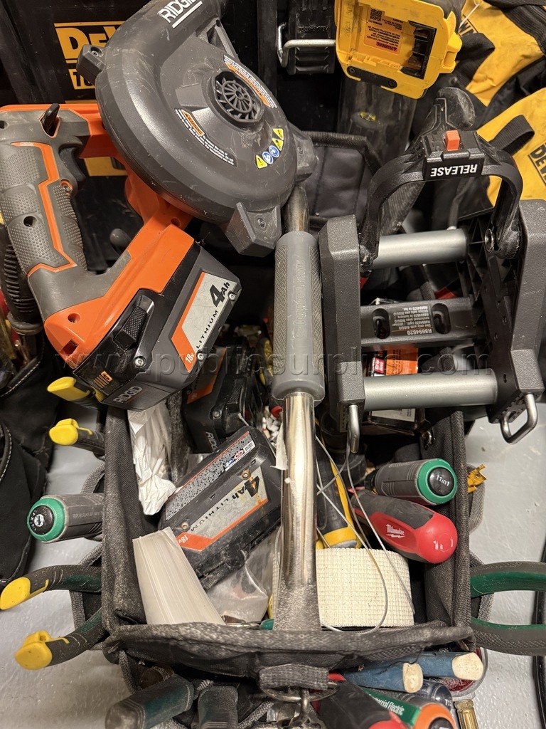 HAND TOOLS/POWER TOOLS — photo 1