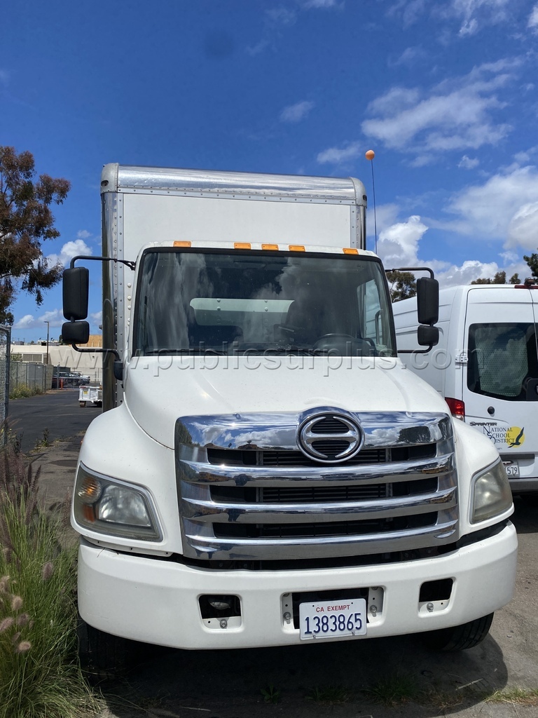 2014 Hino 268A Truck — photo 1