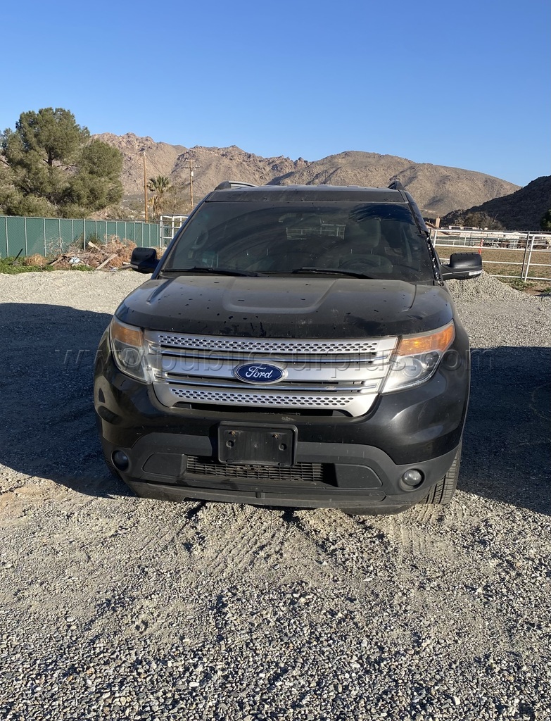 Ford Explorer SUV — photo 1