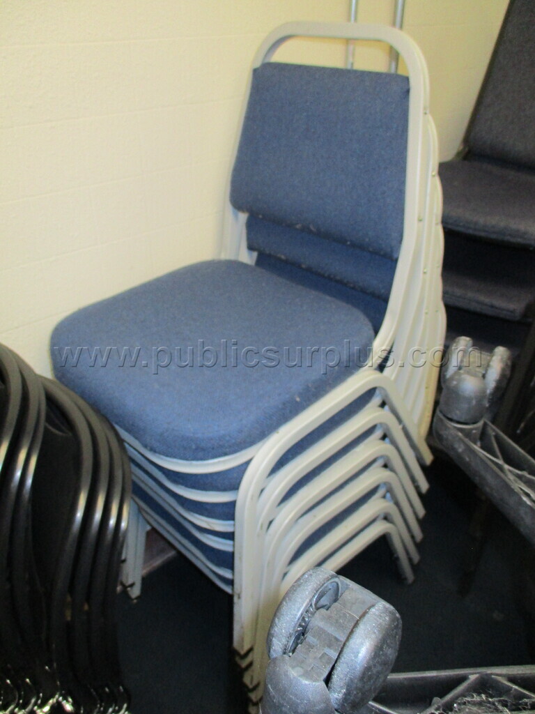 Lot of 6 blue stacking chairs — photo 1