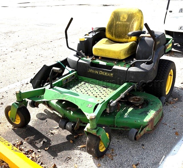 John Deere ZTRAK Riding Mower — photo 1