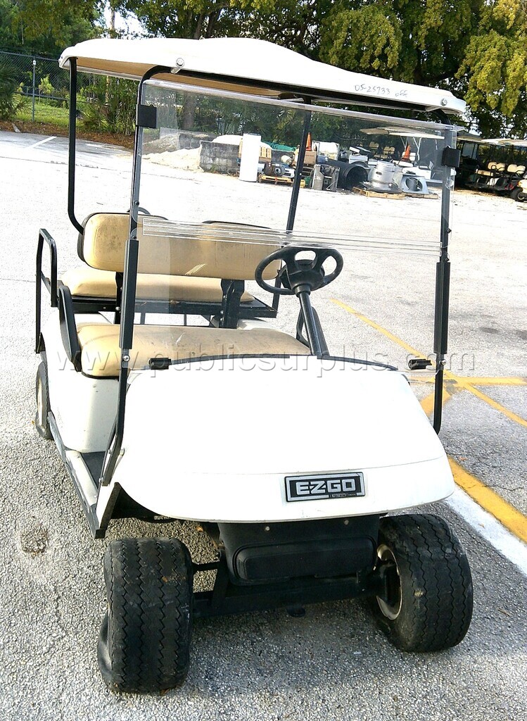EZGO Golf Cart — photo 1