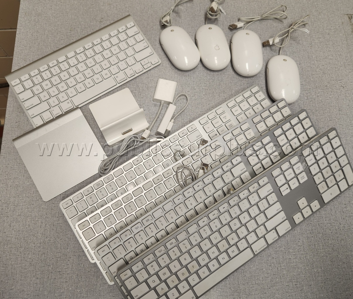 Apple Accessories — photo 1