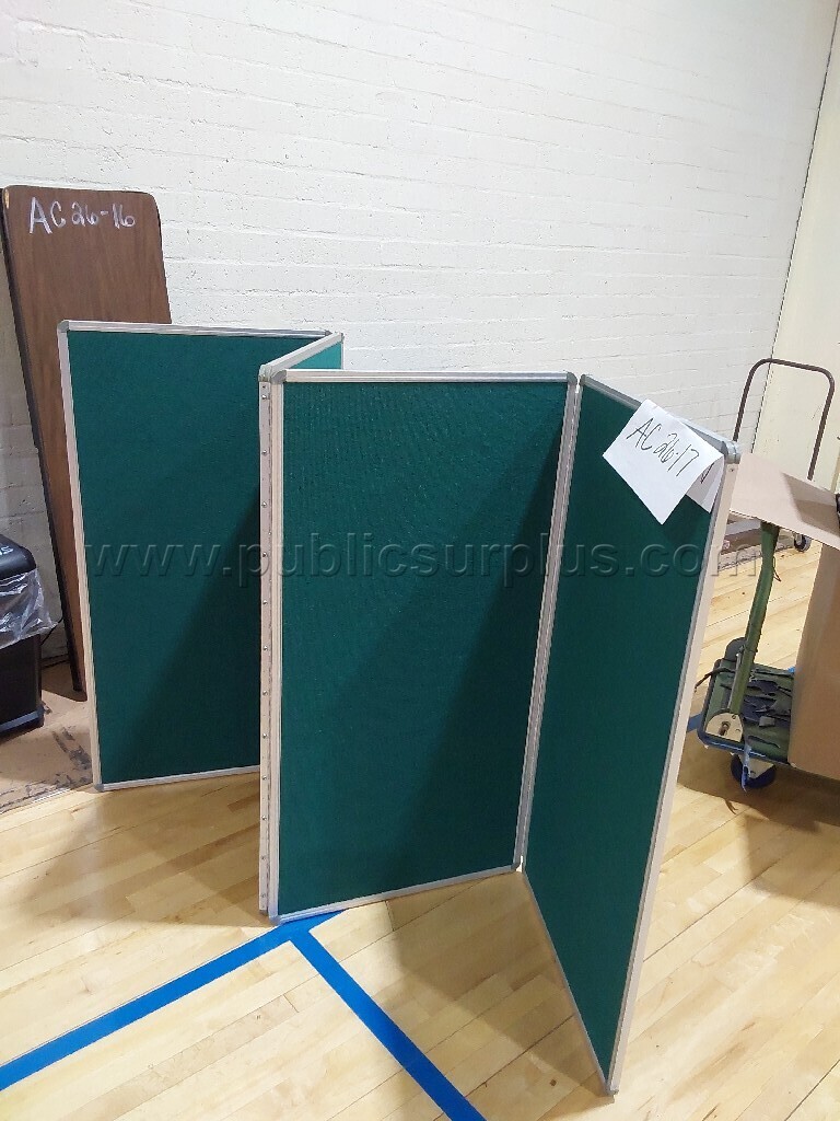 Folding table — photo 1