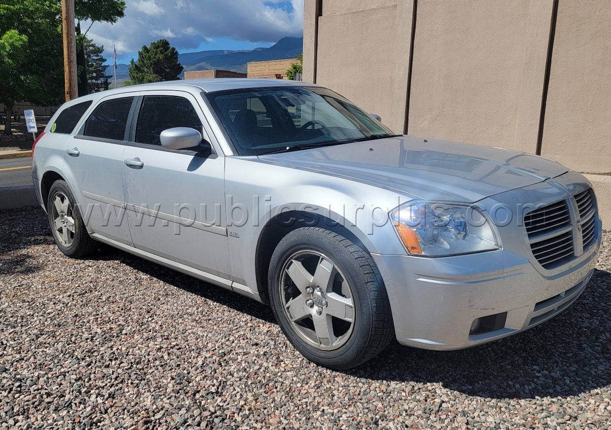 2005 DODGE MAGNUM SXT AWD WAGON — photo 1