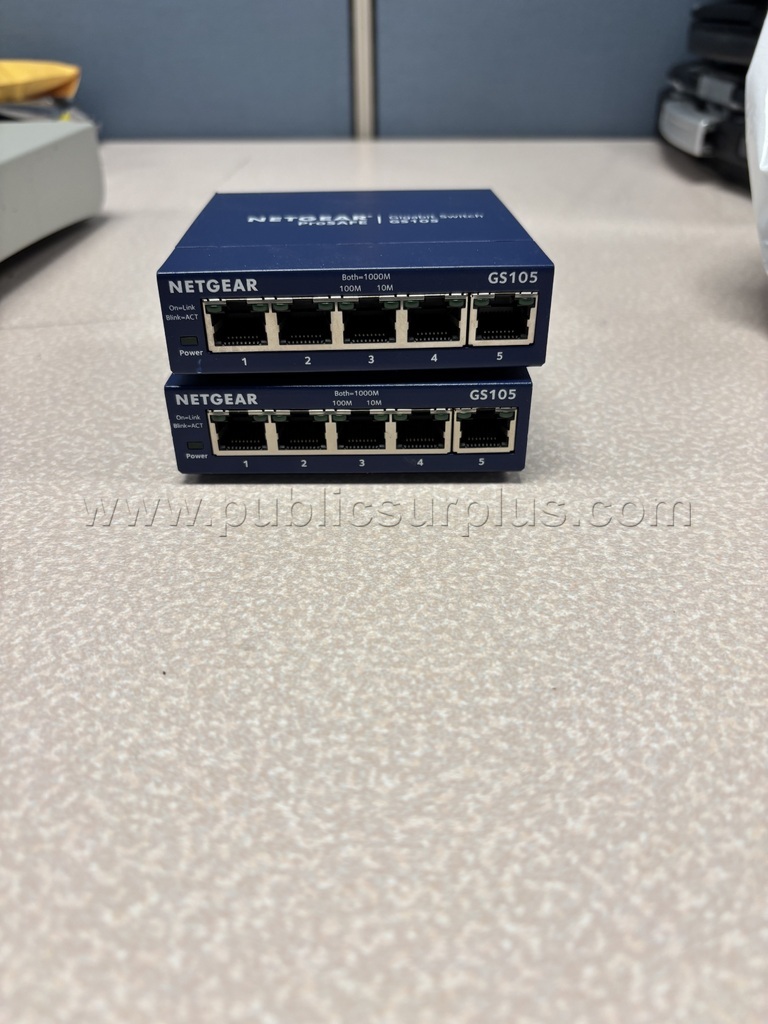 Switch - Netgear ~ Lot 2 — photo 1