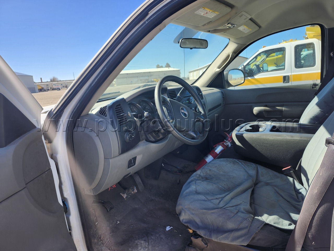 D6 - T03128 2008 GMC 2500 SIERRA HD REG CAB — photo 1