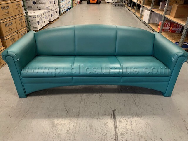 COM #34 Vintage Green Sofa — photo 1