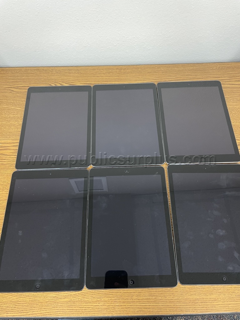 Lot of 6x iPads Model A1474 — photo 1