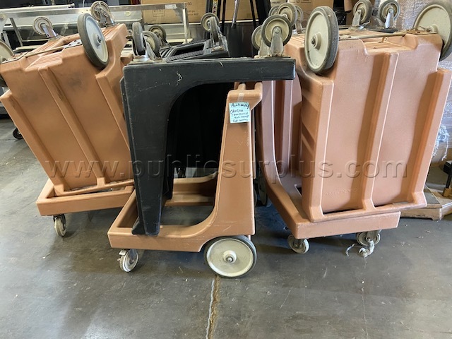 1 LOT OF CAMBRO CAM DOLLYS#4 — photo 1