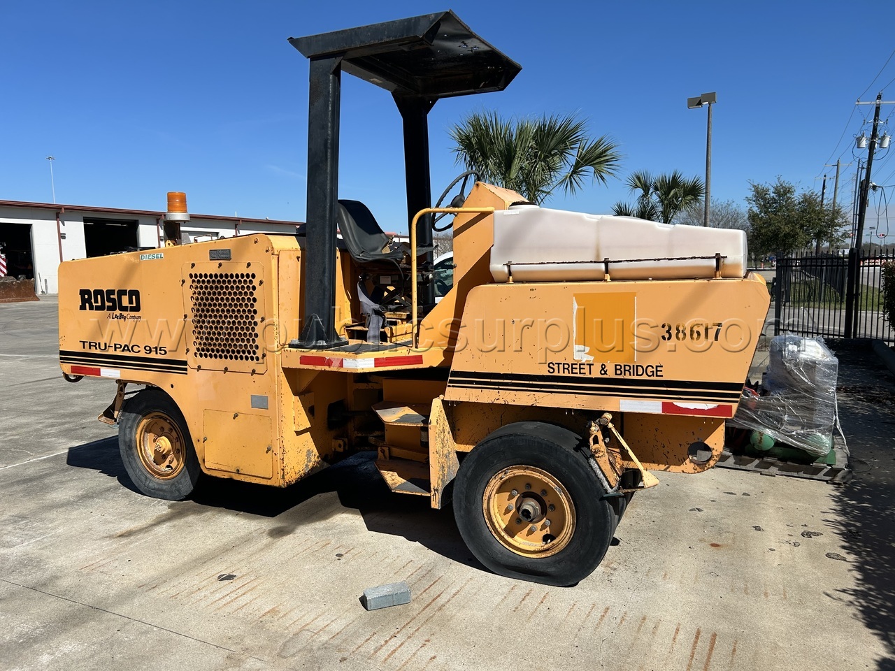 2003 ROSCO PNEUMATIC ROLLER TP915 — photo 1