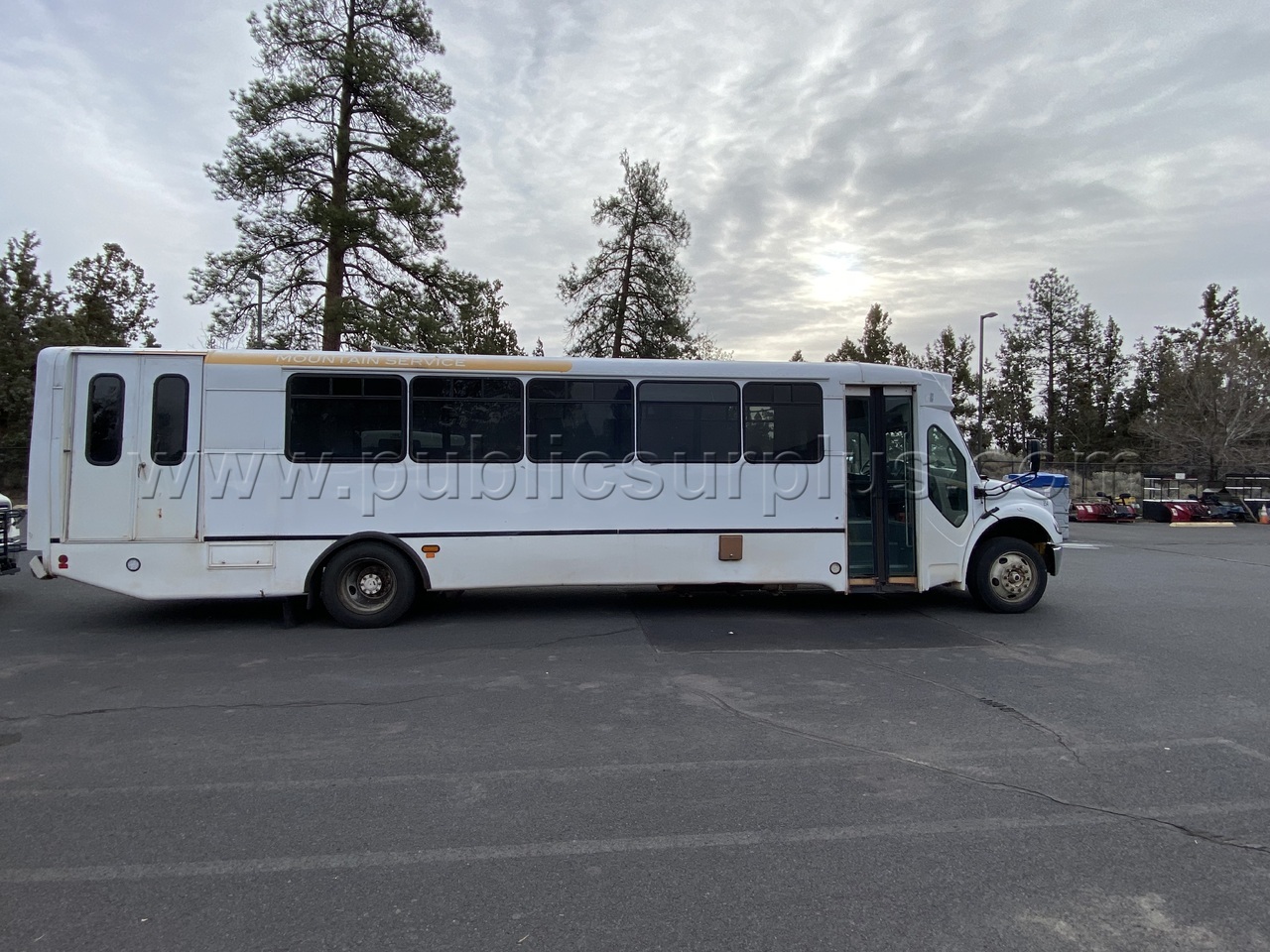 2011 Freightliner (854) — photo 1