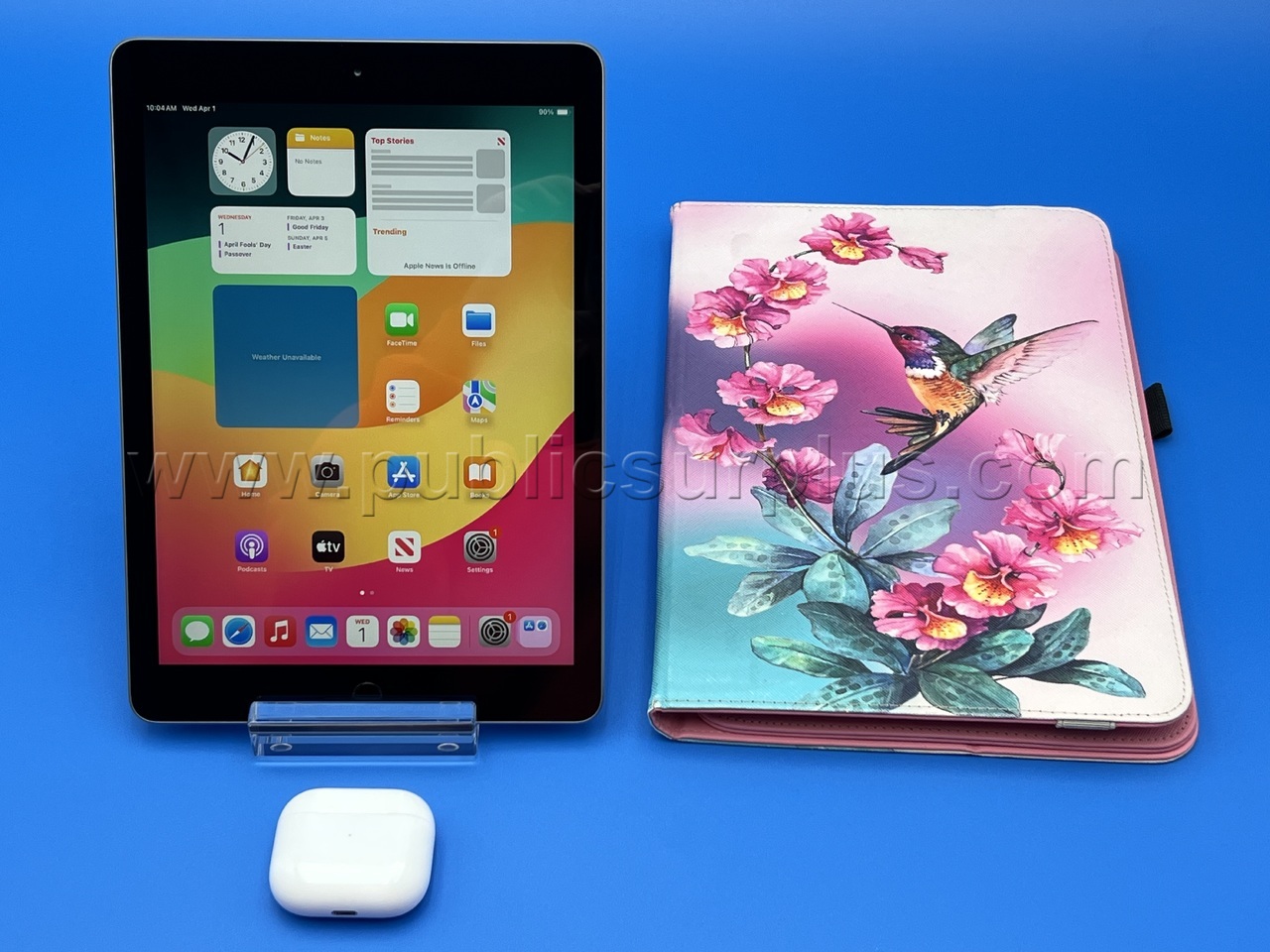 1 Apple iPad with AirPods - Shipping $14.99 /RA — photo 1