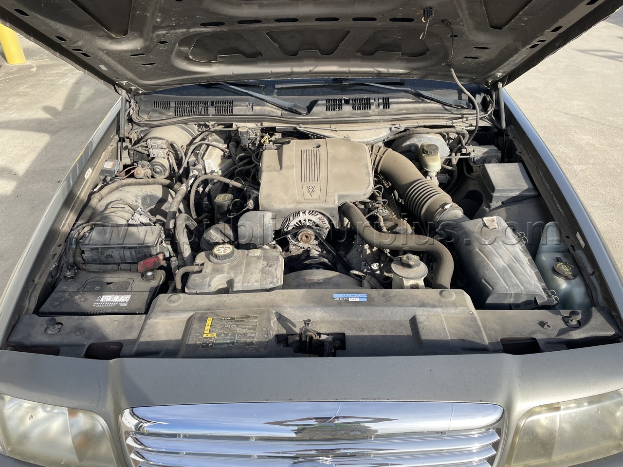 2004 Ford Crown Victoria — photo 1