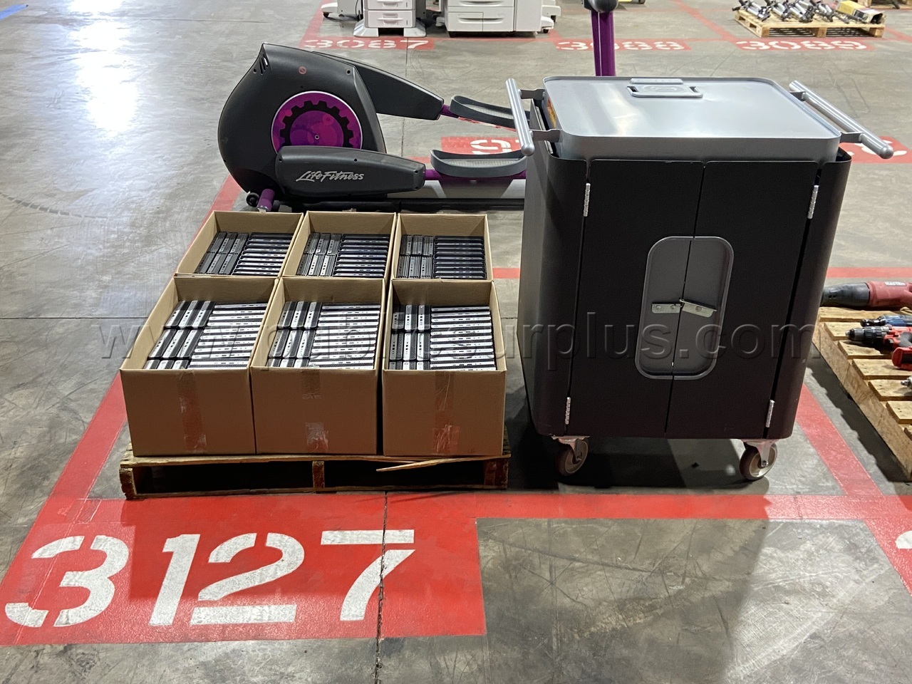 1 Pallet of Assorted Minis & Notebook Cart -Untested- /RA — photo 1