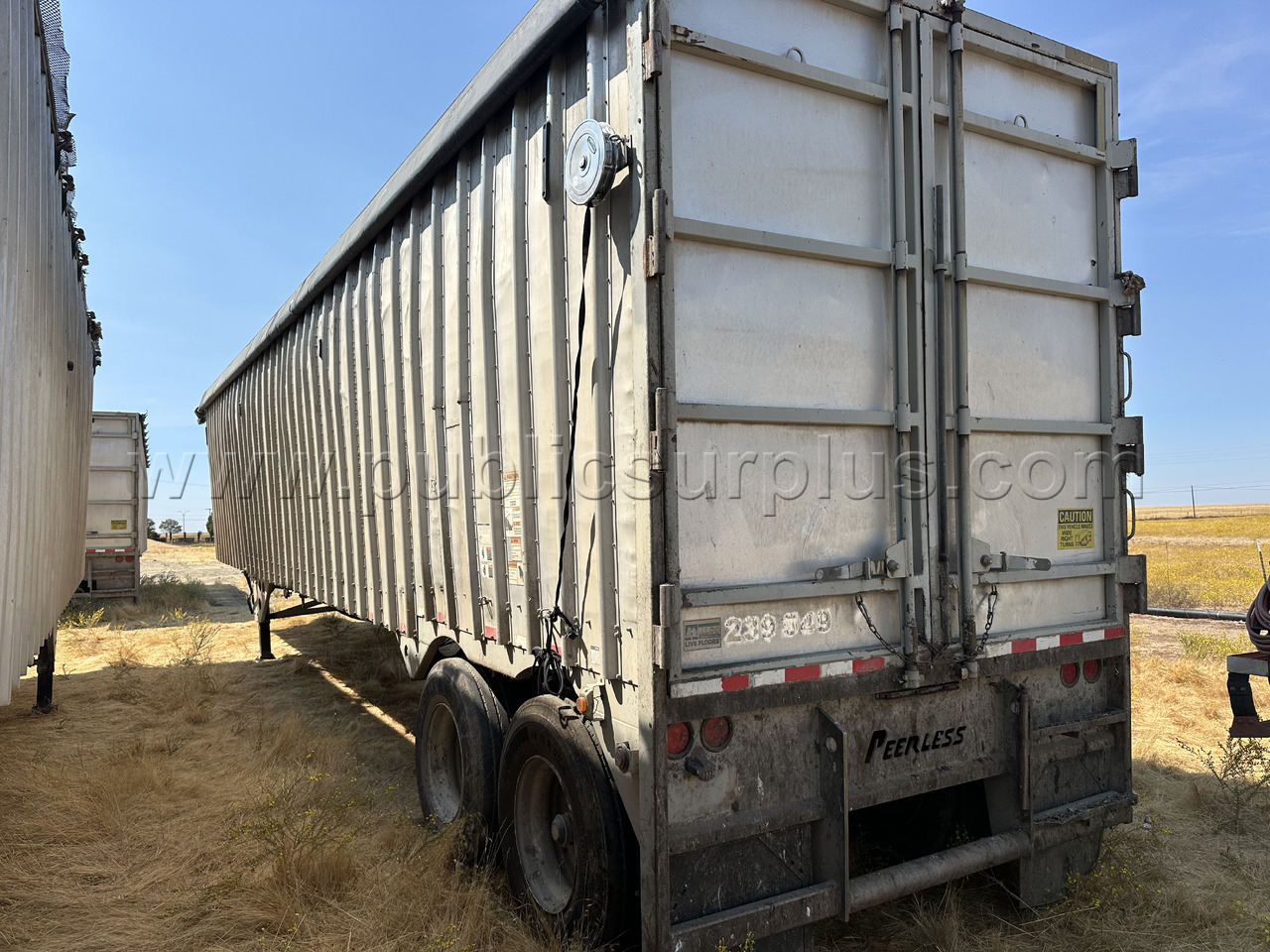 2010 Peerless Flip Top Box Trailer — photo 1