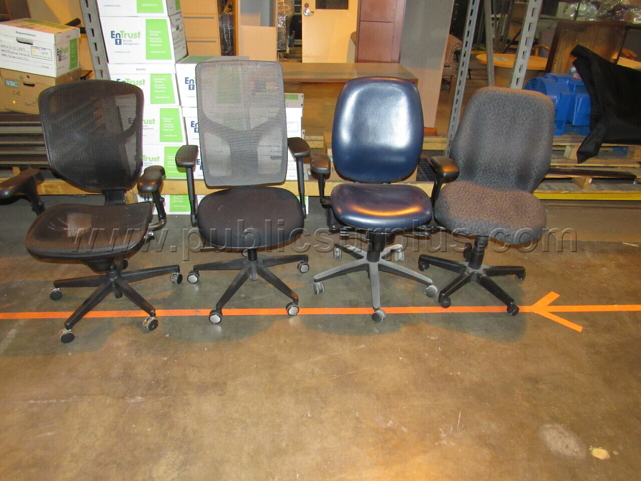 Lot 1052   Chairs 4 — photo 1