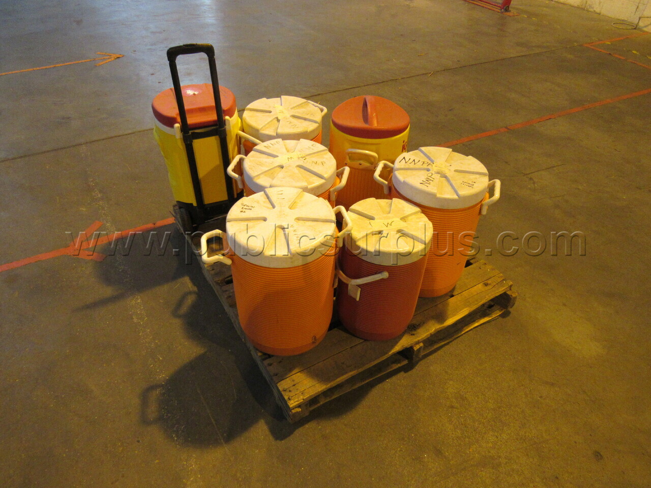 Lot 1053   Coolers 7 — photo 1