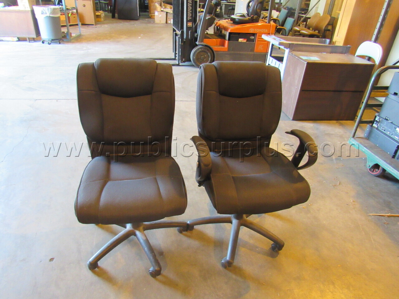 Lot 1054  Chairs 2 — photo 1