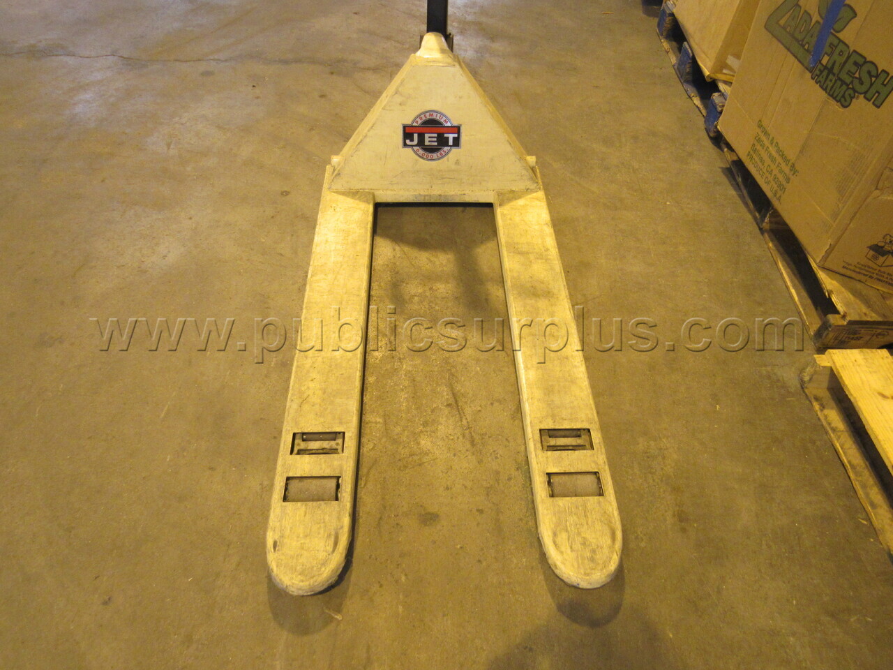 Lot 1055  Pallet Jack — photo 1