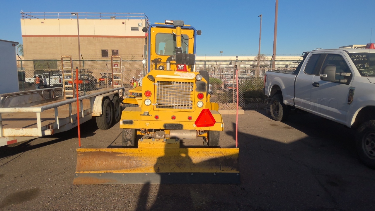 ADOT - S174 / 720P - 2007 SUPERIOR BROOM DT80J BROM SELF PROPELLED *TOW ONLY* — photo 1